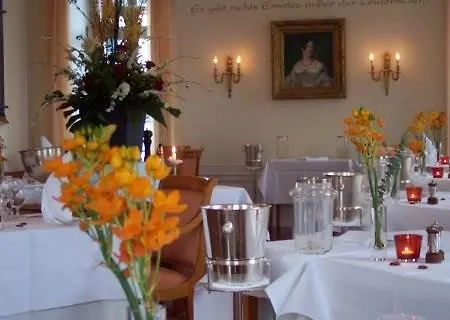 ホテル Schloss Reinhartshausen 5*