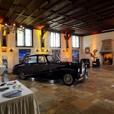 Schloss Reinhartshausen فندق 5*