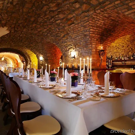 Schloss Reinhartshausen 5* التيف