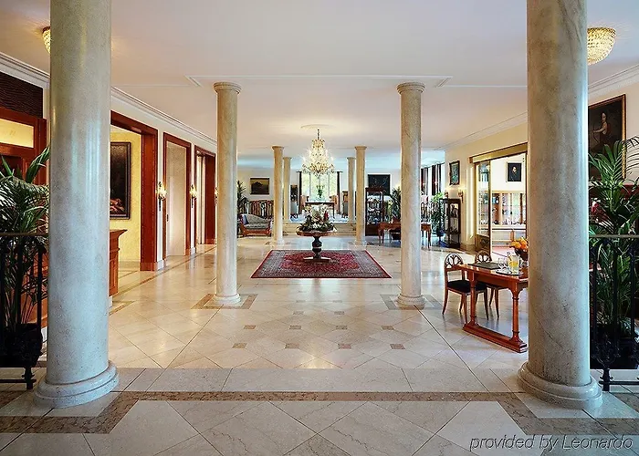 Hotel Schloss Reinhartshausen 5*